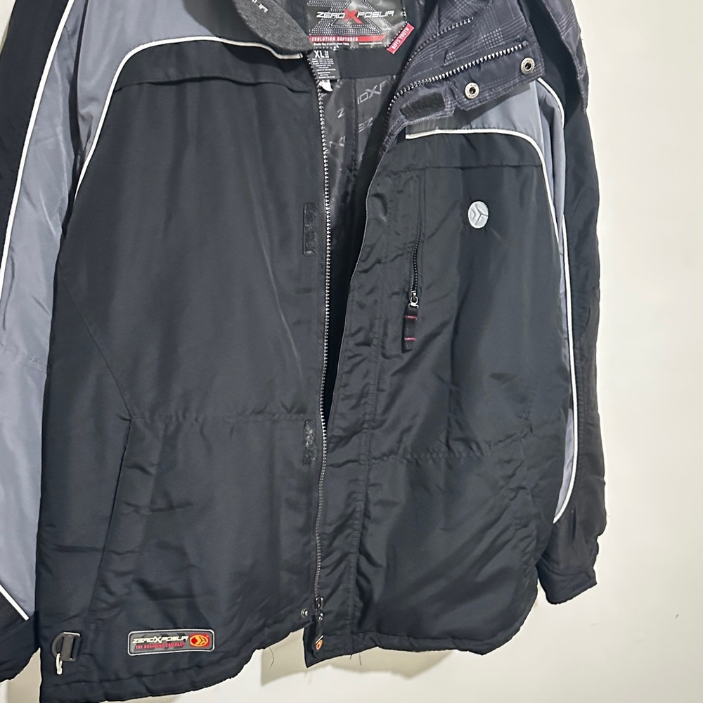 XL Youth/ ZeroXposur Men's Black and Gray Ski Jacket